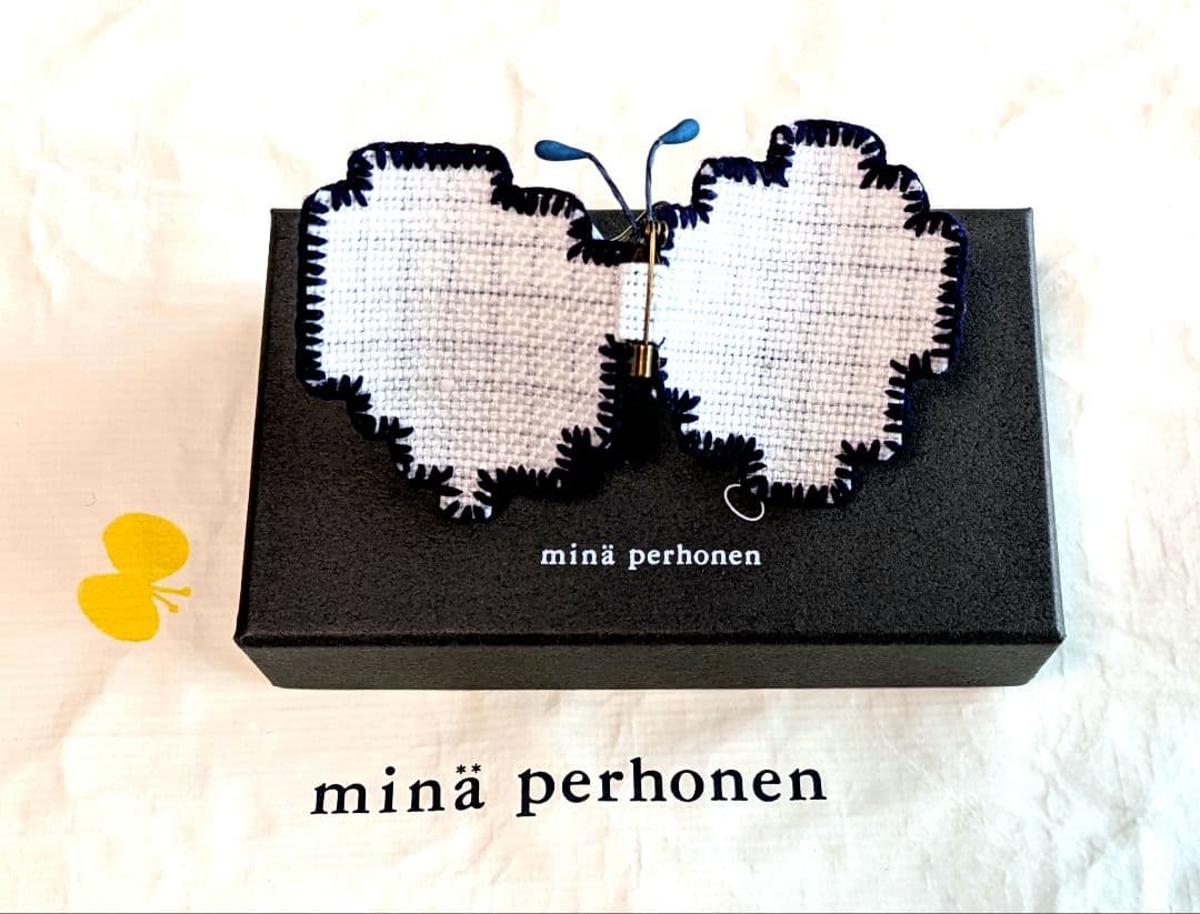 ミナペルホネン　コサージュ　faint shadow　ブローチ　未使用新品♪