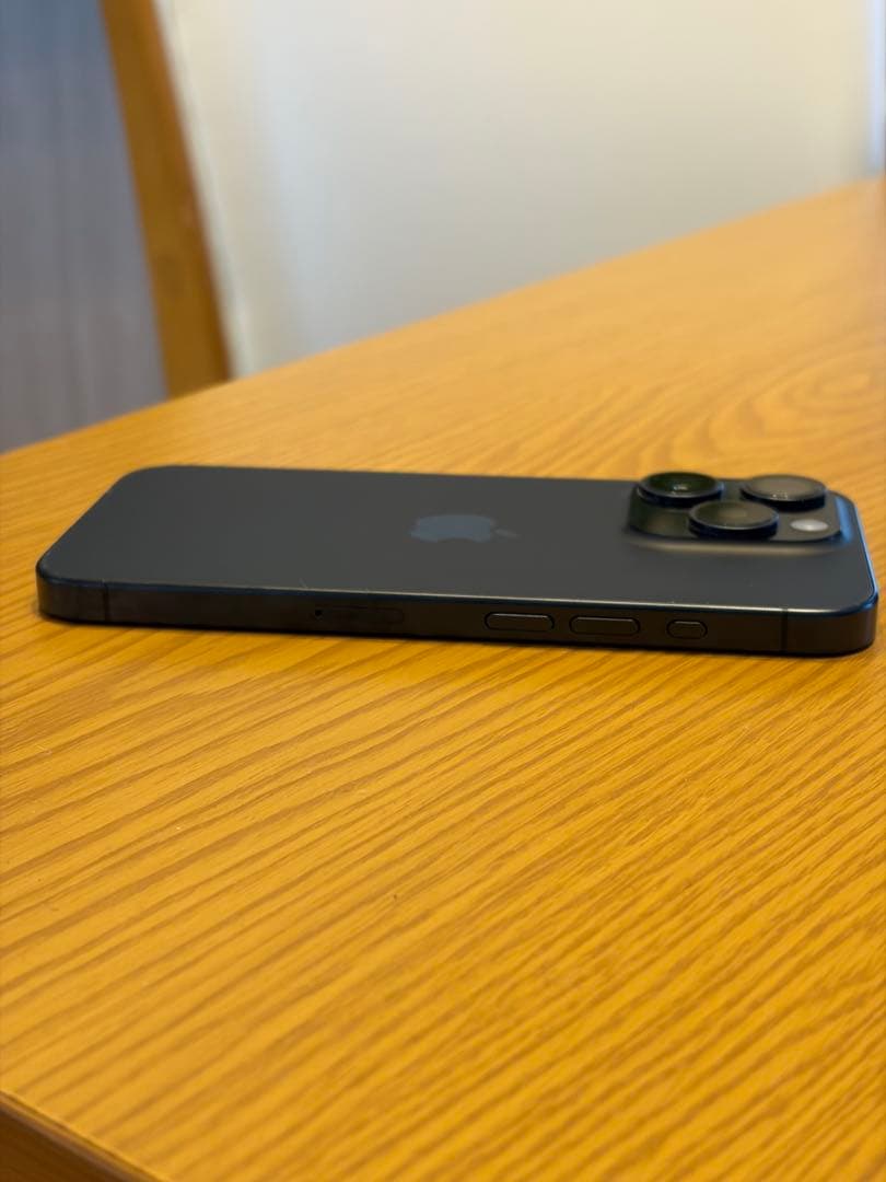 【美品】Apple iPhone 15 Pro 256GB