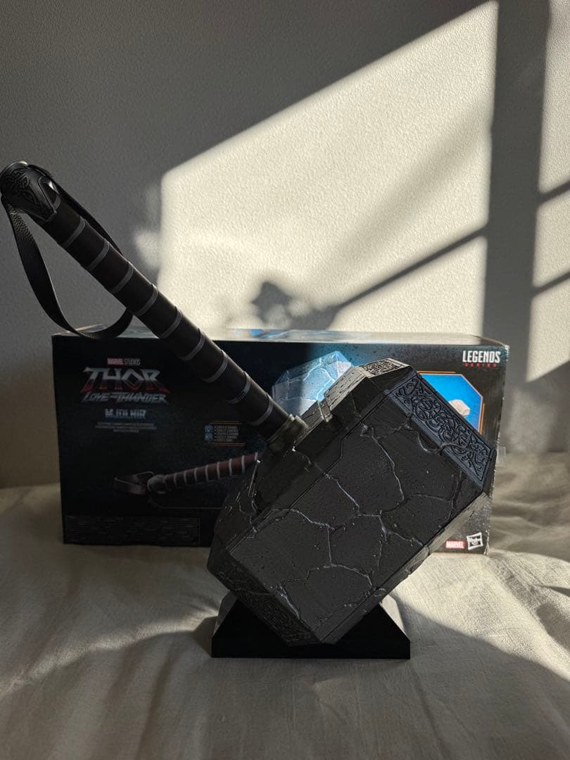 MARVEL ムジョルニア レプリカ スタンド付き