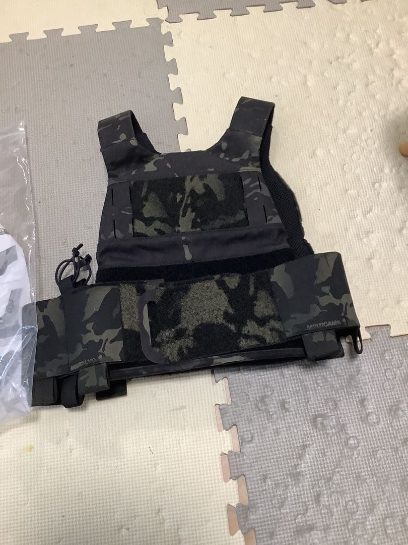 個人装備 Ferro concepts slickster multicam black