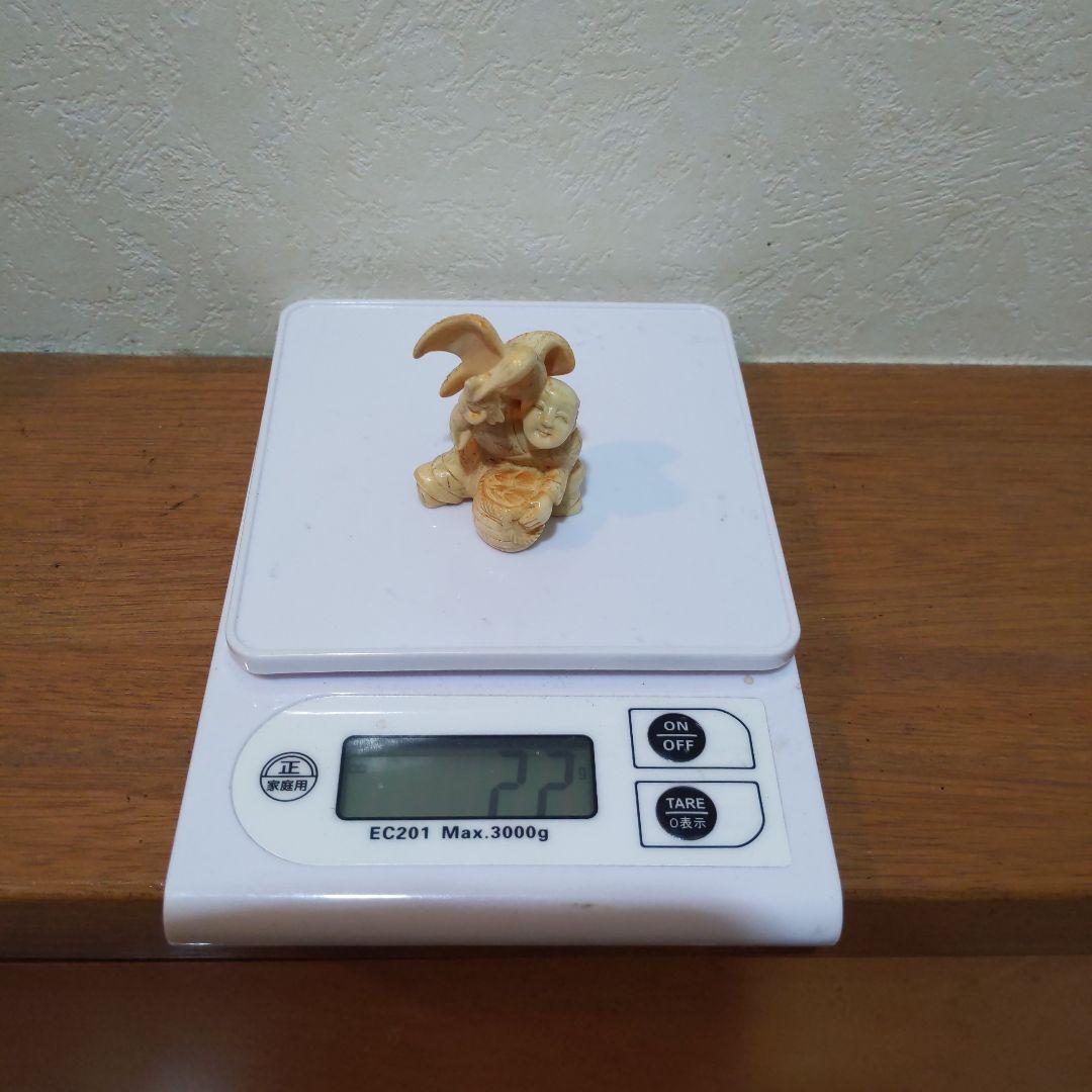 時代提げ物 人物根付 天然素材 在銘【鵜匠と鵜①】高さ約4.8cm 重さ約22ｇ