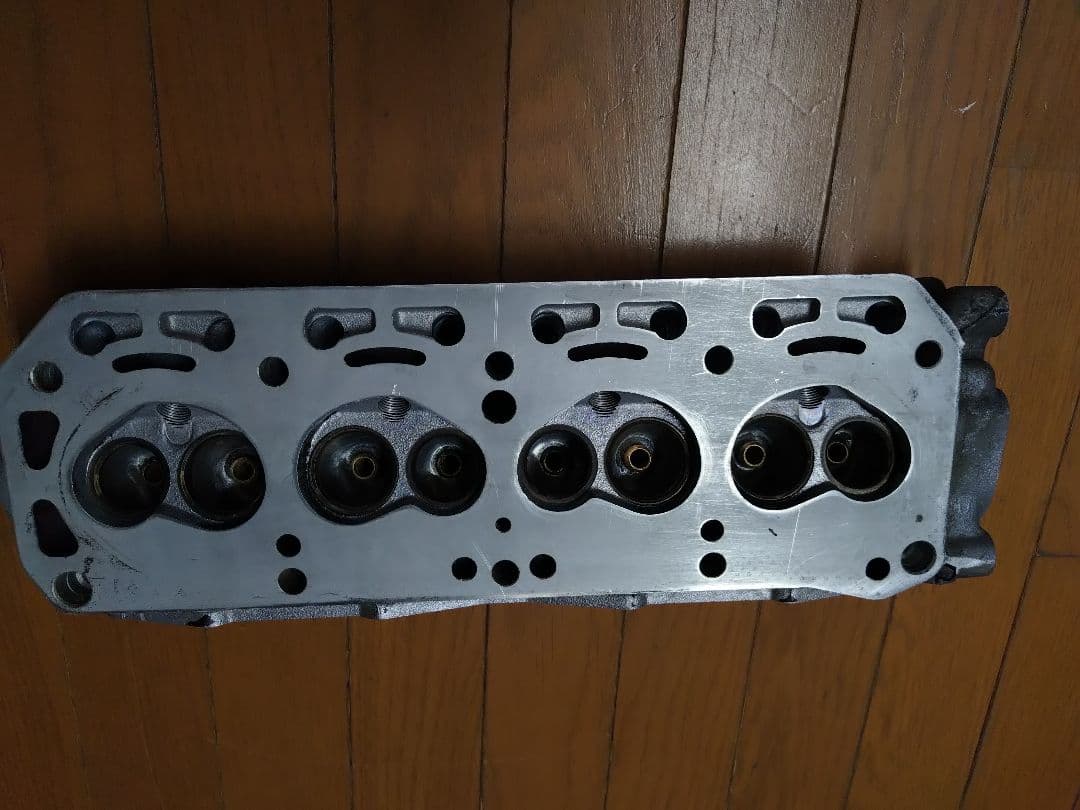 サニートラック　A12型エンジン　ヘッドブロック