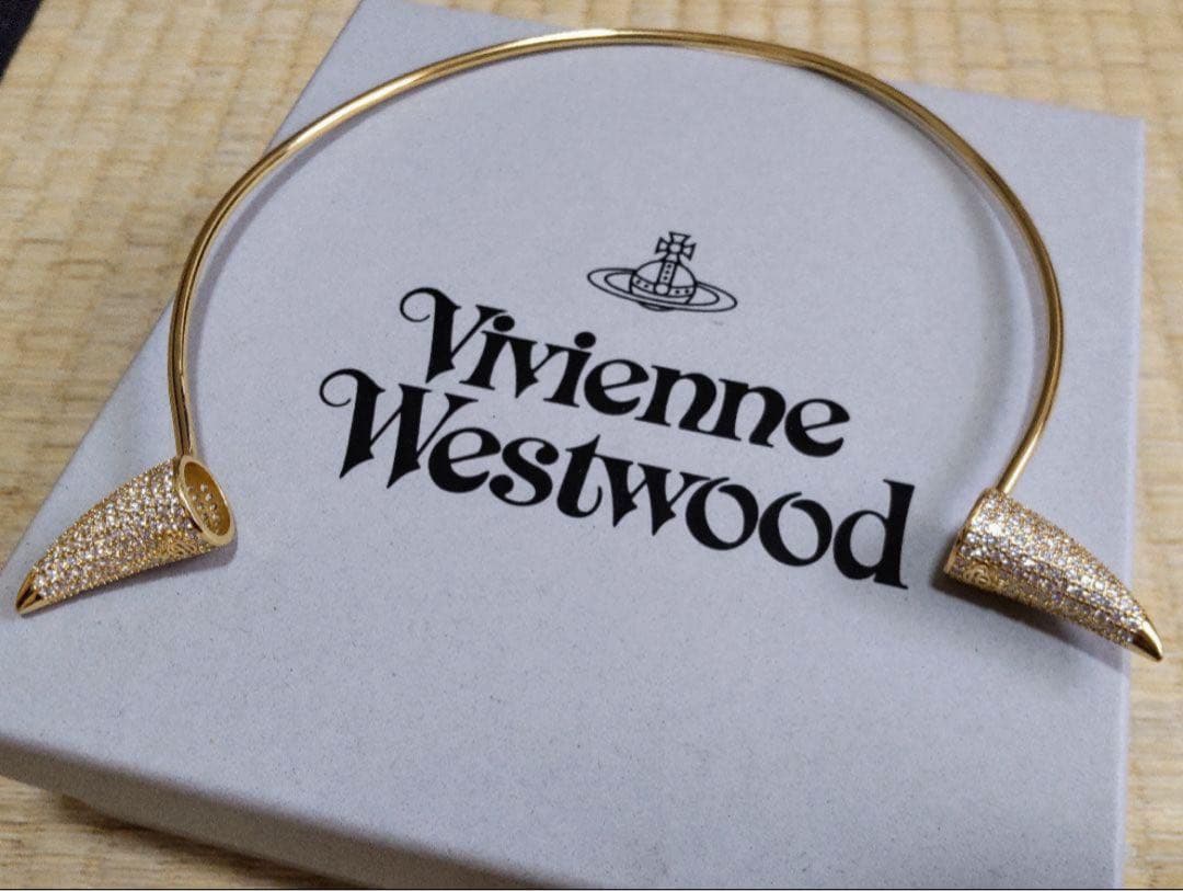 セール中！訳ありお得　ディアマンテホーンティアラ ゴールド オーブ