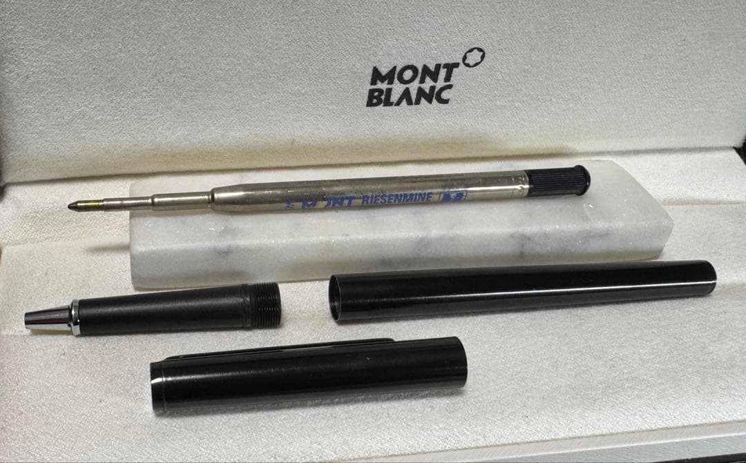 【美品】モンブラン No1124 漆黒ロードナイト鉱加工 ローラーボール