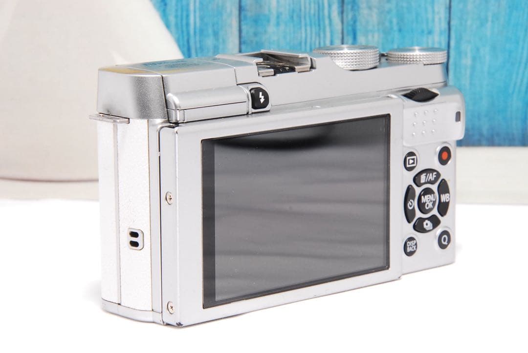 FUJIFILM X-A2 富士フイルムの発色を楽しめる入門機 Wi-Fi