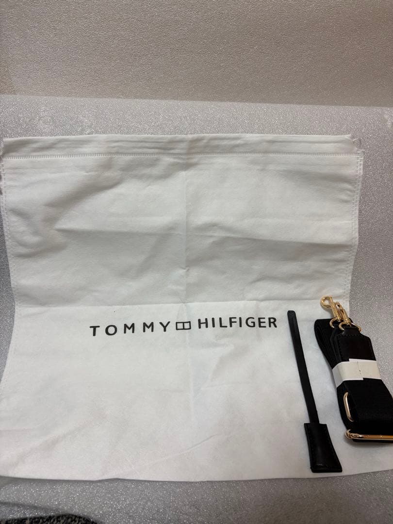 新品未使用品　トミー・ヒルフィガー 黒 レディース　ハンドバッグ