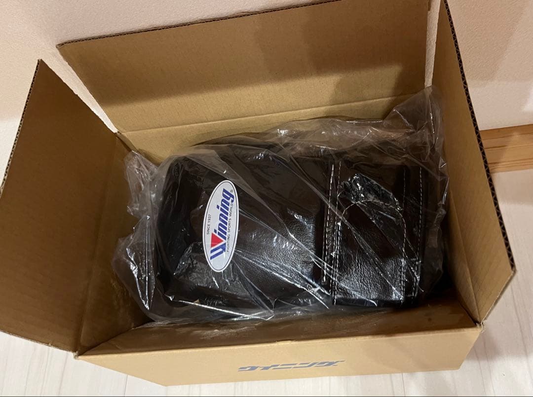 winning ウィニング　8オンス　グローブ　ブラック　新品　未使用