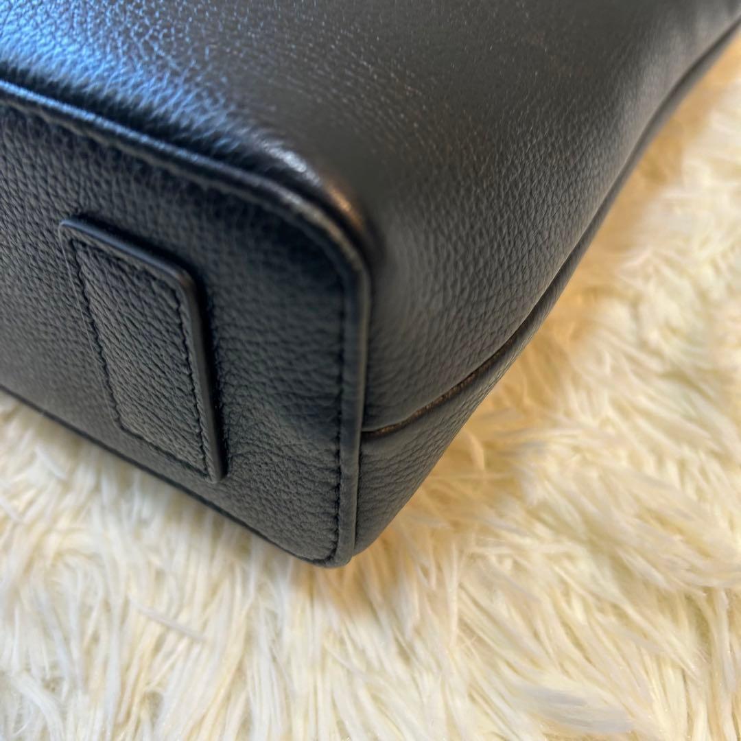 極美品　CLASKA クラスカ　シンプルレザーショルダーバッグ　斜めがけ　黒