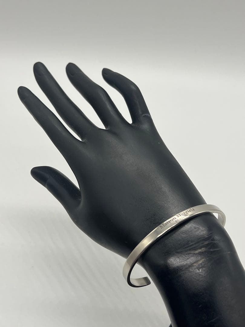 メゾン マルジェラ MAISON MARGIELA ロゴ カフ バングル SV
