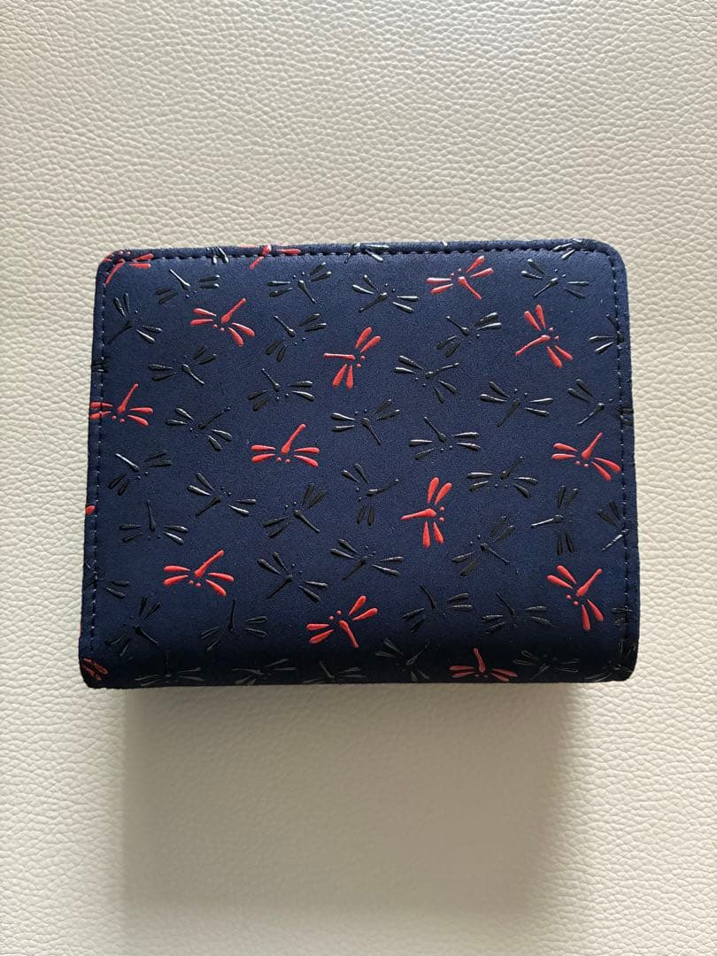 印傳屋　印伝 二つ折り財布 ボックス型小銭入れ なごみ とんぼ柄 紺地×黒赤漆