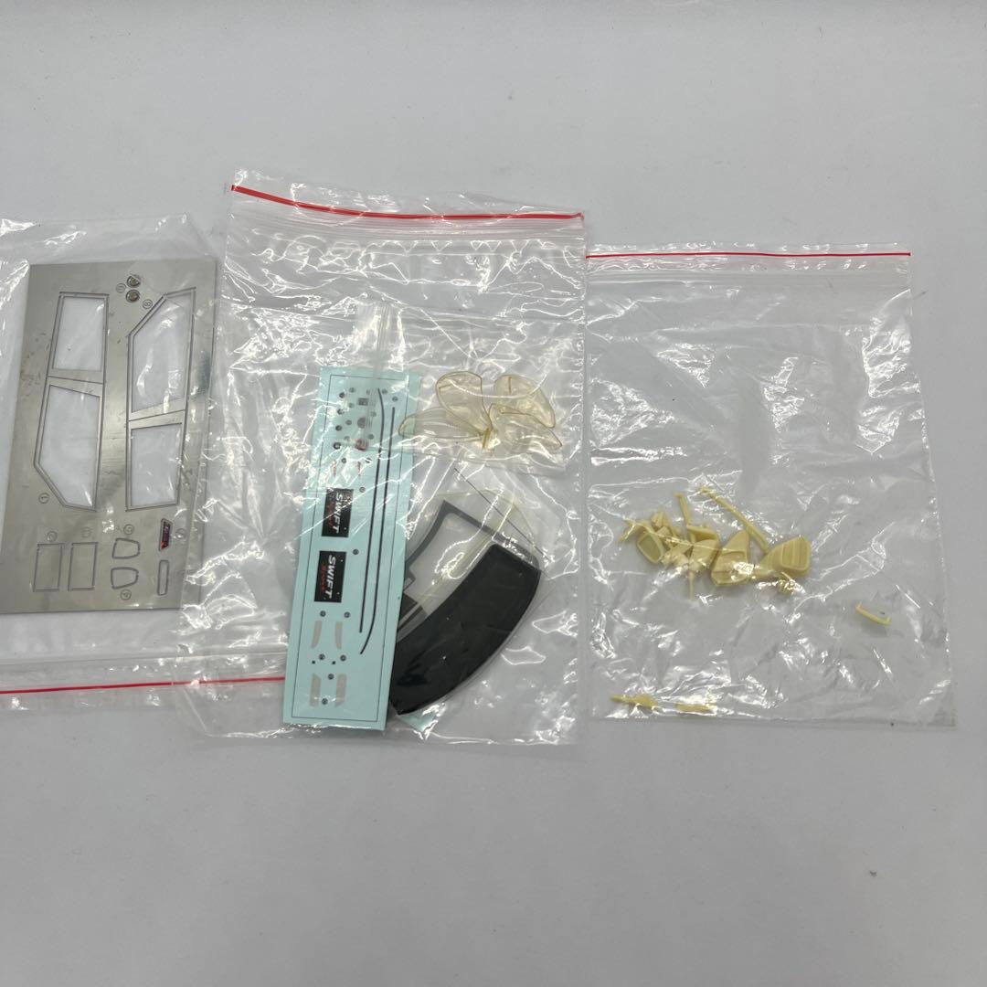 【未使用】モデラーズ スズキ スイフトスポーツ 1/24 zc33s スイスポ