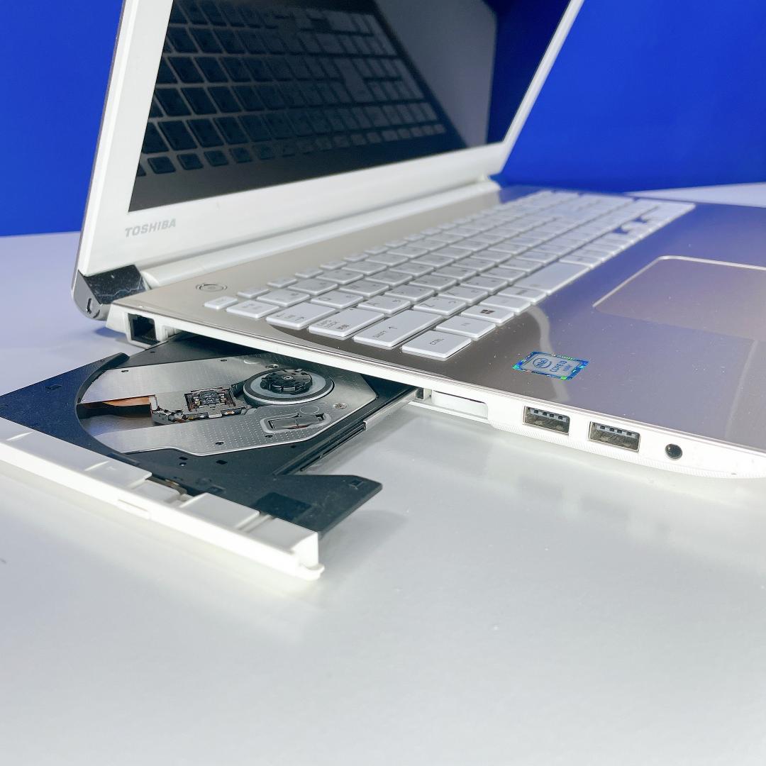 Windows11✨ブルーレイ&快速SSD✨東芝ゴールドノートパソコン薄型カメラ