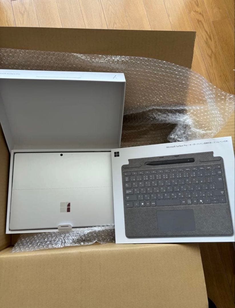 Microsoft Surface Pro第11世代+専用ペン+専用キーボード