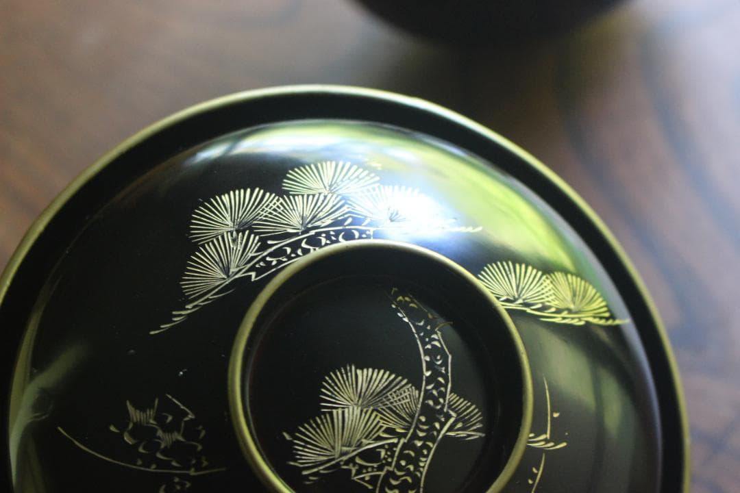 デッドストック！時代金縁黒漆に優美な松竹場沈金のお椀2点（検輪島塗蒔絵椀雑煮椀