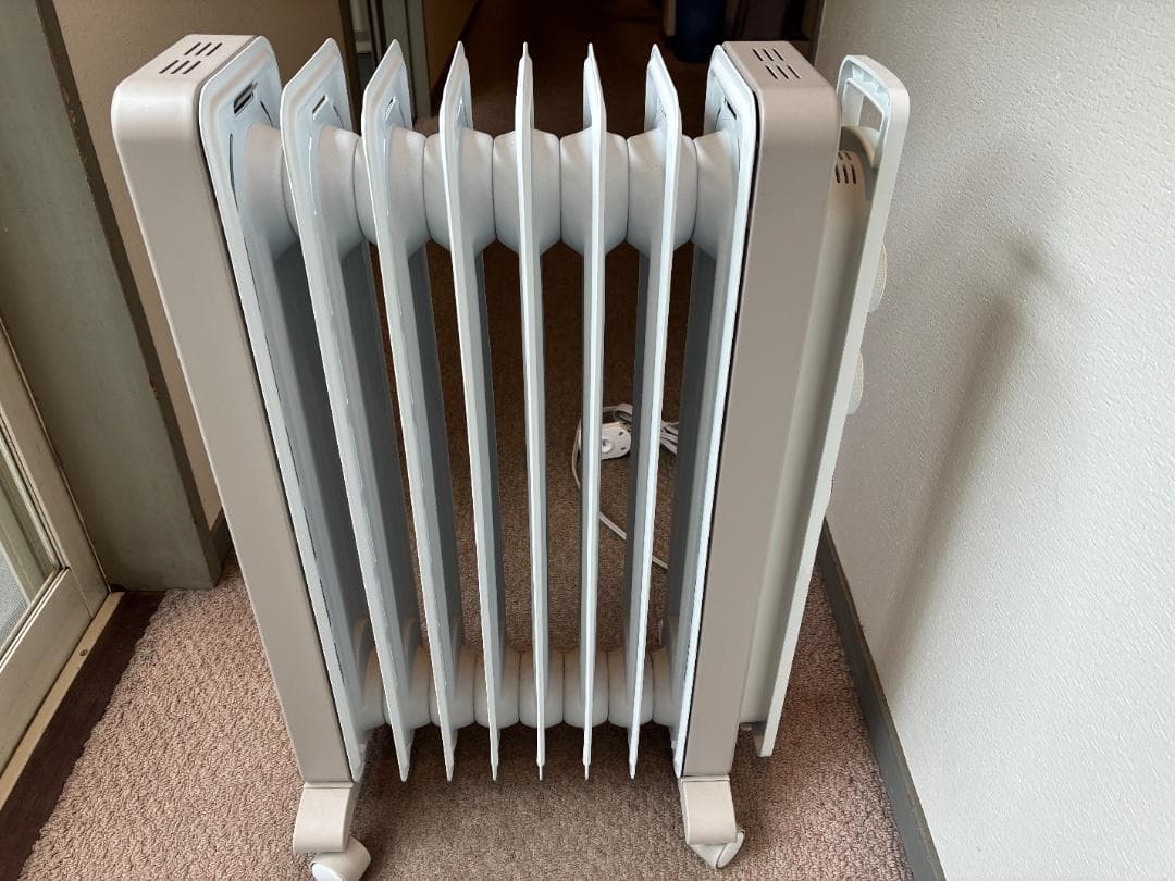 [美品] 暖房器具 デロンギ オイルヒーター RHJ21F0812-WH