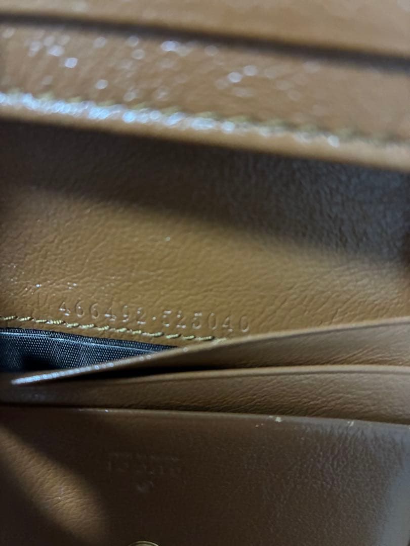 グッチ　マーモント　スモールウォレット　コンパクト財布　GUCCI