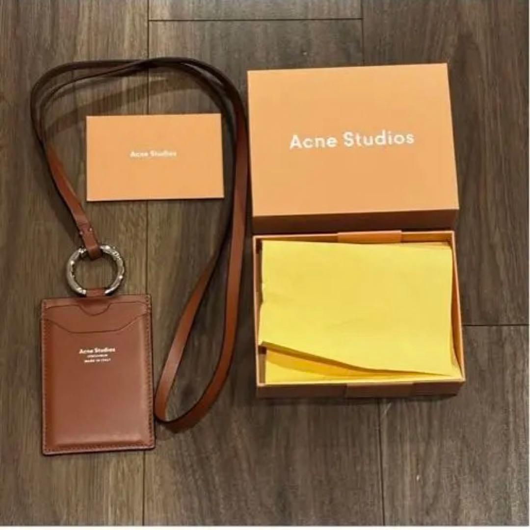 Acne Studios ブラウンカードケース