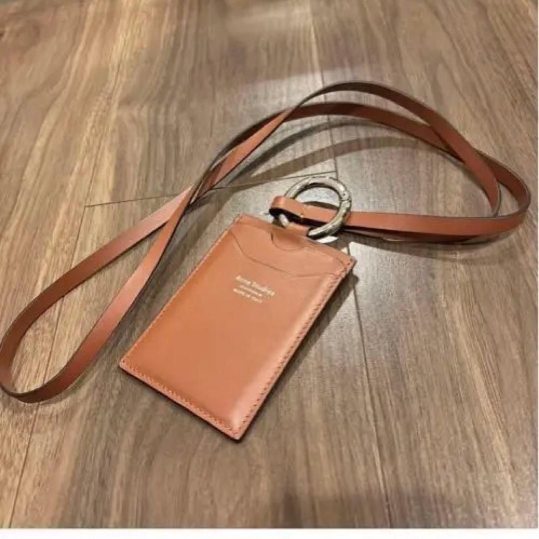 Acne Studios ブラウンカードケース