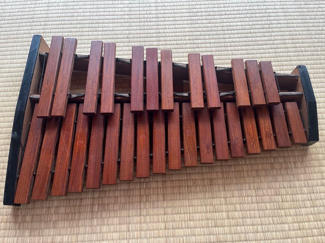 KOROGI 卓上木琴　　コオロギ