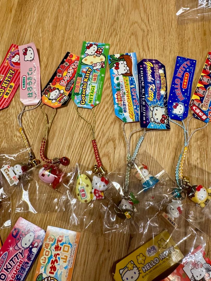 チ*王様 ハローキティ ストラップ 41➕2個セット おまけつき