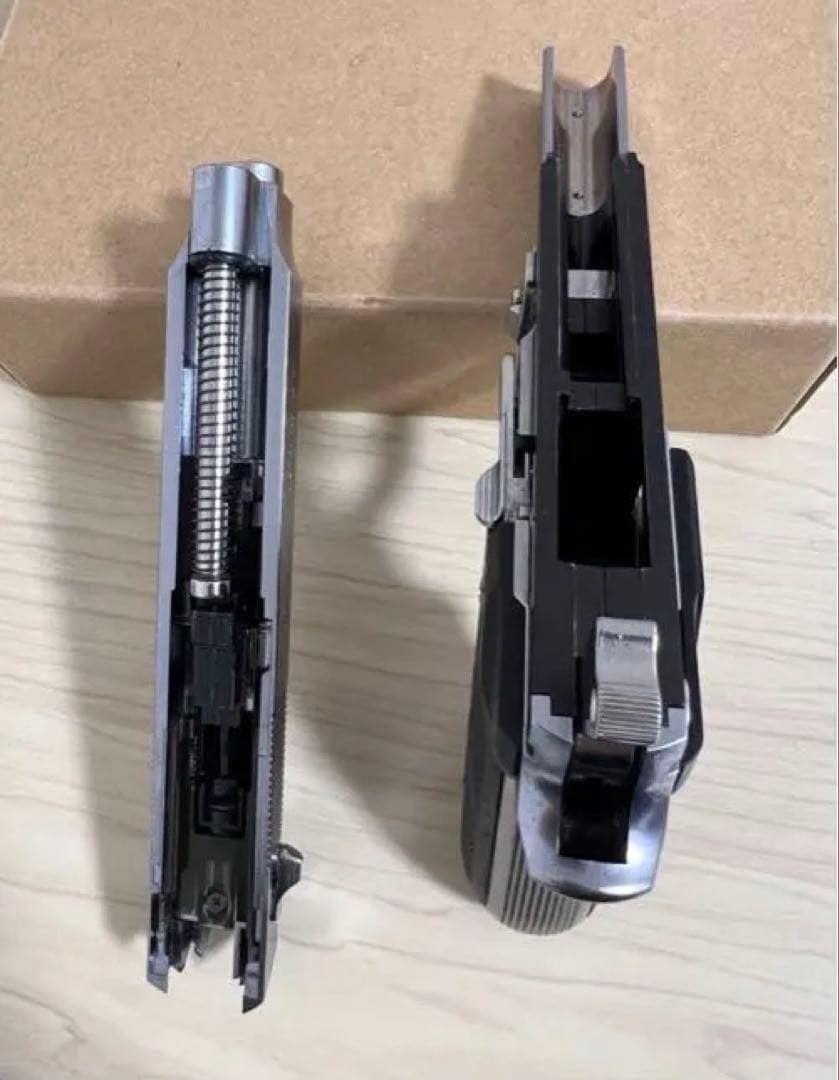 ブラックフライデー限定値引き東京マルイ　ベレッタ M92F シルバー　ガスガン