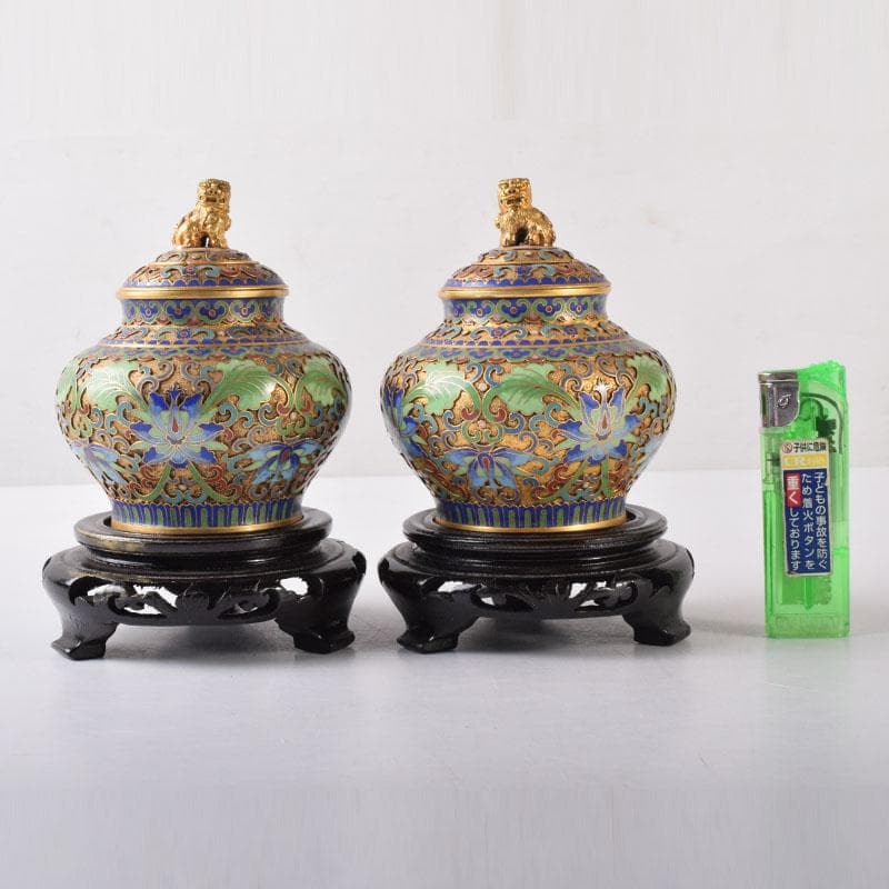 中国　古七宝琺瑯彩　獅子摘　花草文瓶　蓋壷　唐木台付　一對　V　7451