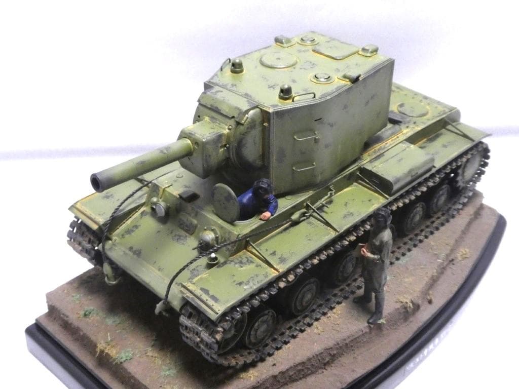 タミヤ 1/35 ソビエト重戦車 KV-2 完成品