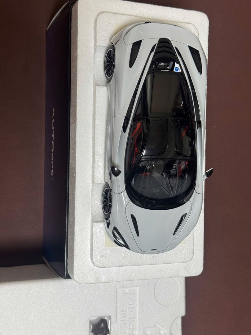 オートアート　McLaren 720s マクラーレン720s 1/18