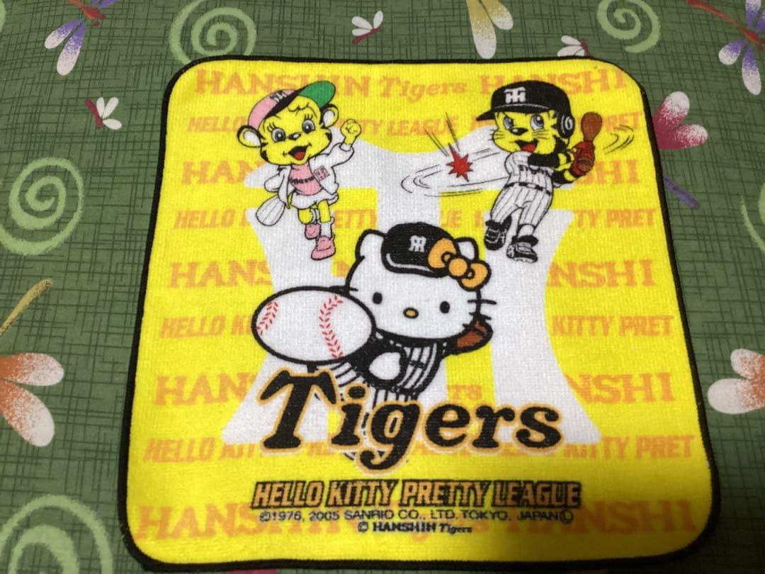 ハローキティ　ご当地タオルハンカチ