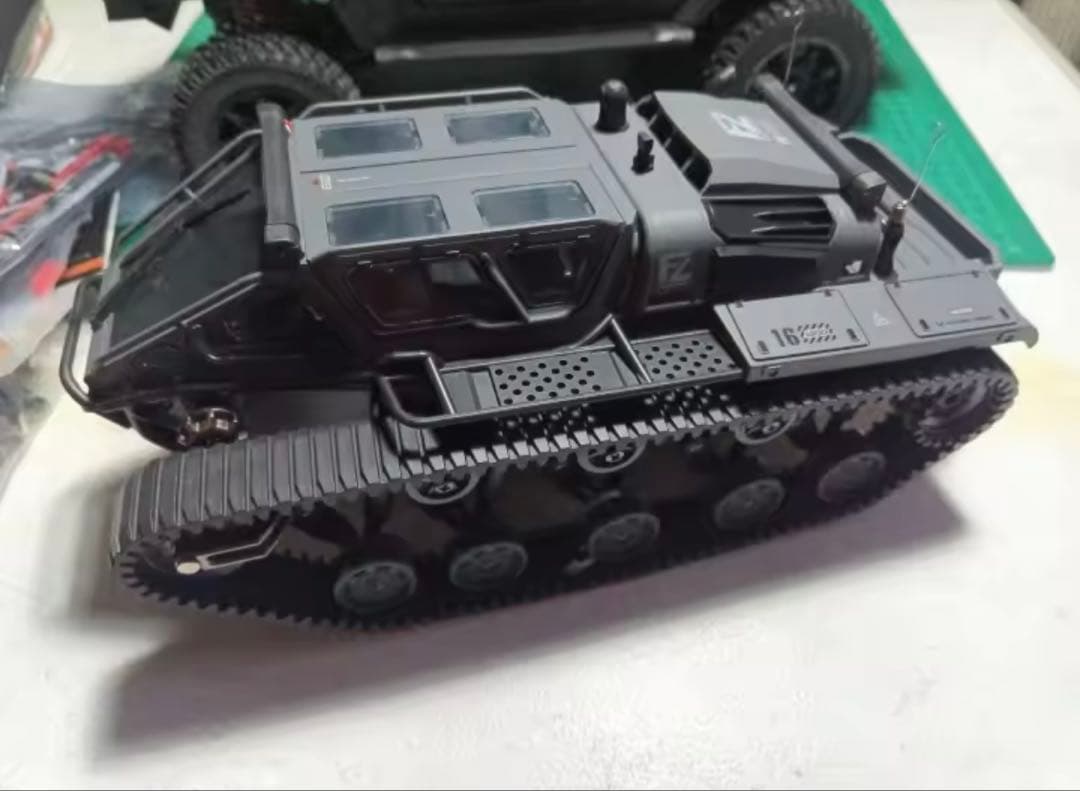 JJRC C8812 LED ライト 追跡タンク模型 RC