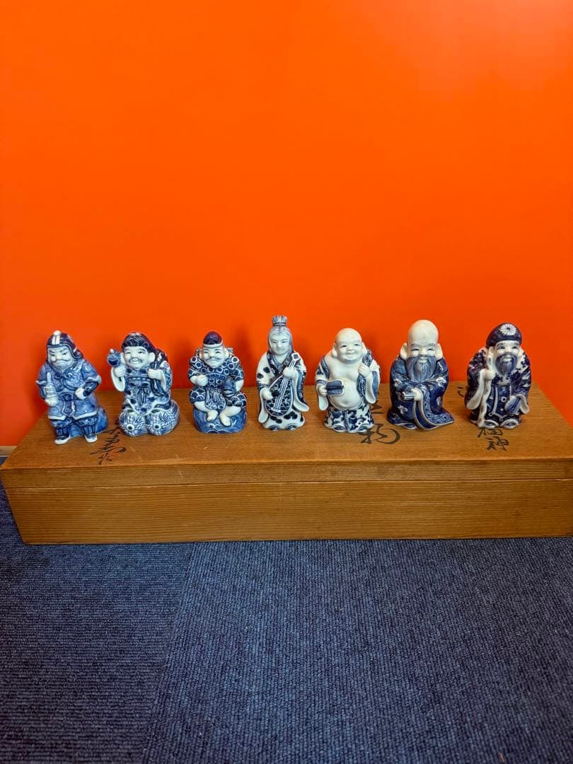 1573  源右衛門 染付七福神 置物 青  共箱 縁起物 オブジェ 飾り物