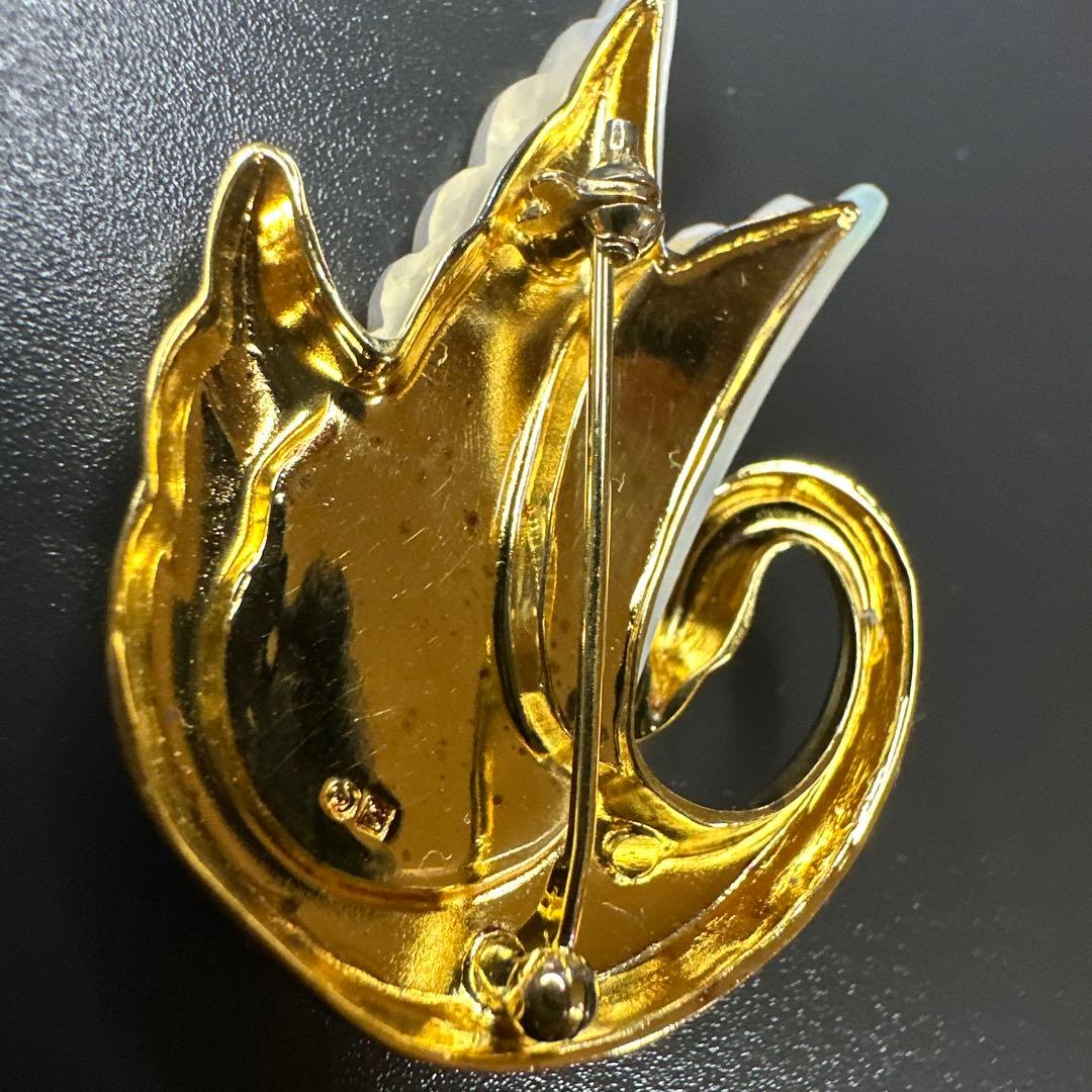 田崎真珠　TASAKI 白鳥デザイン ブローチ シルバー製　ゴールドトーン　外箱