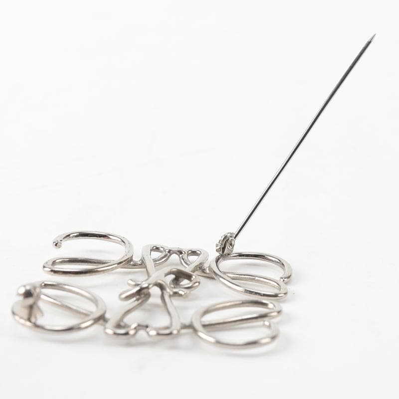 LOEWE ロエベ アナグラム ブローチ GP シルバー A114