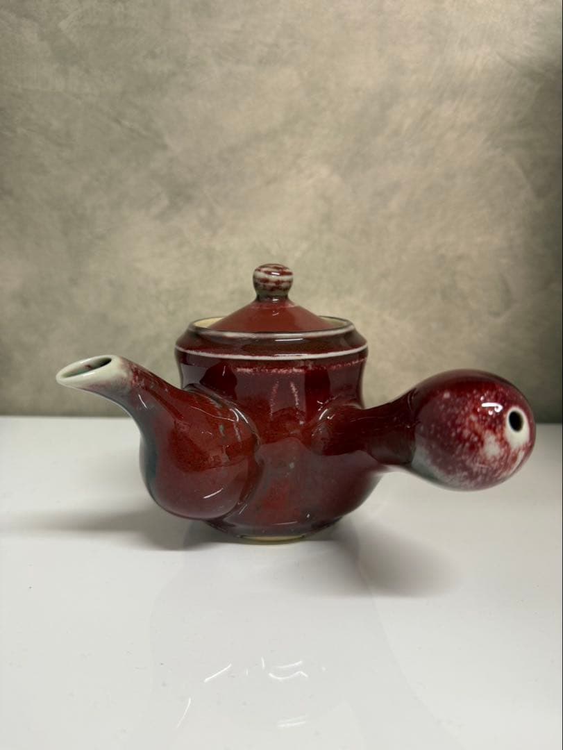 茶器セット　えんじ色と白色の陶器カップピッチャー急須