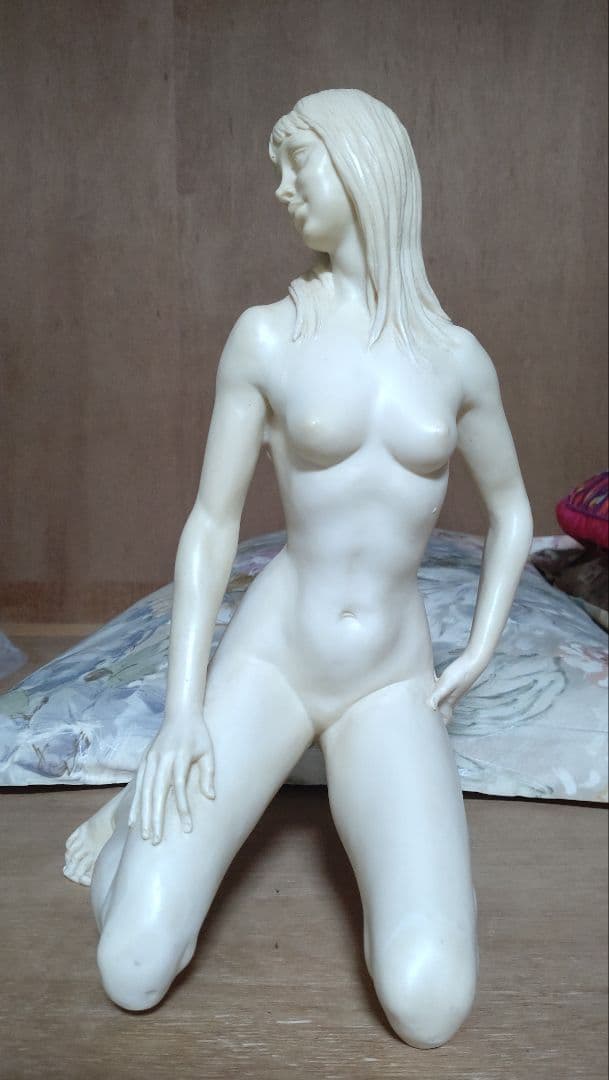 裸婦　少女像