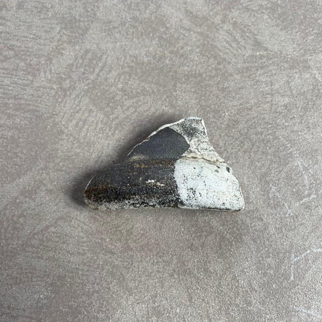 黒織部陶片 桃山 江戸初期 美濃古陶 美濃桃山陶 美濃焼 古陶磁 織部 骨董