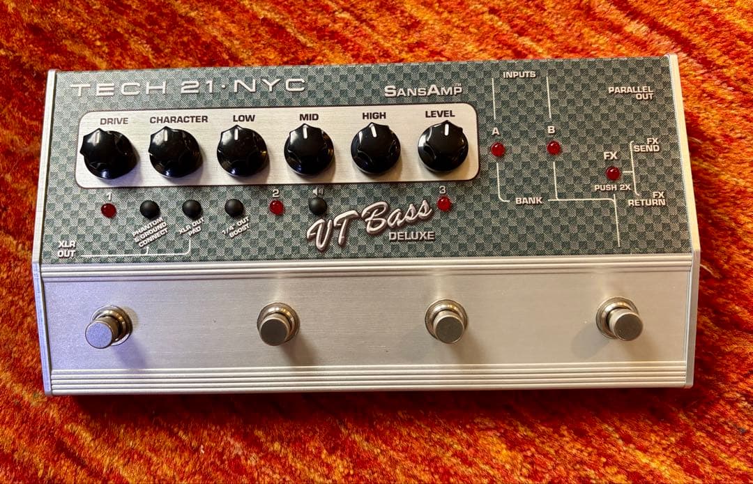 TECH 21 VT-Bass Deluxe ベースエフェクター