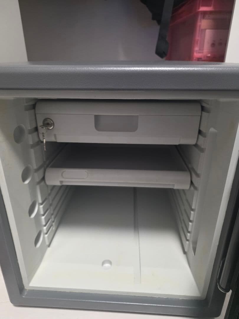 Sentry Safe テンキー式耐火.耐水金庫　JFW123FG