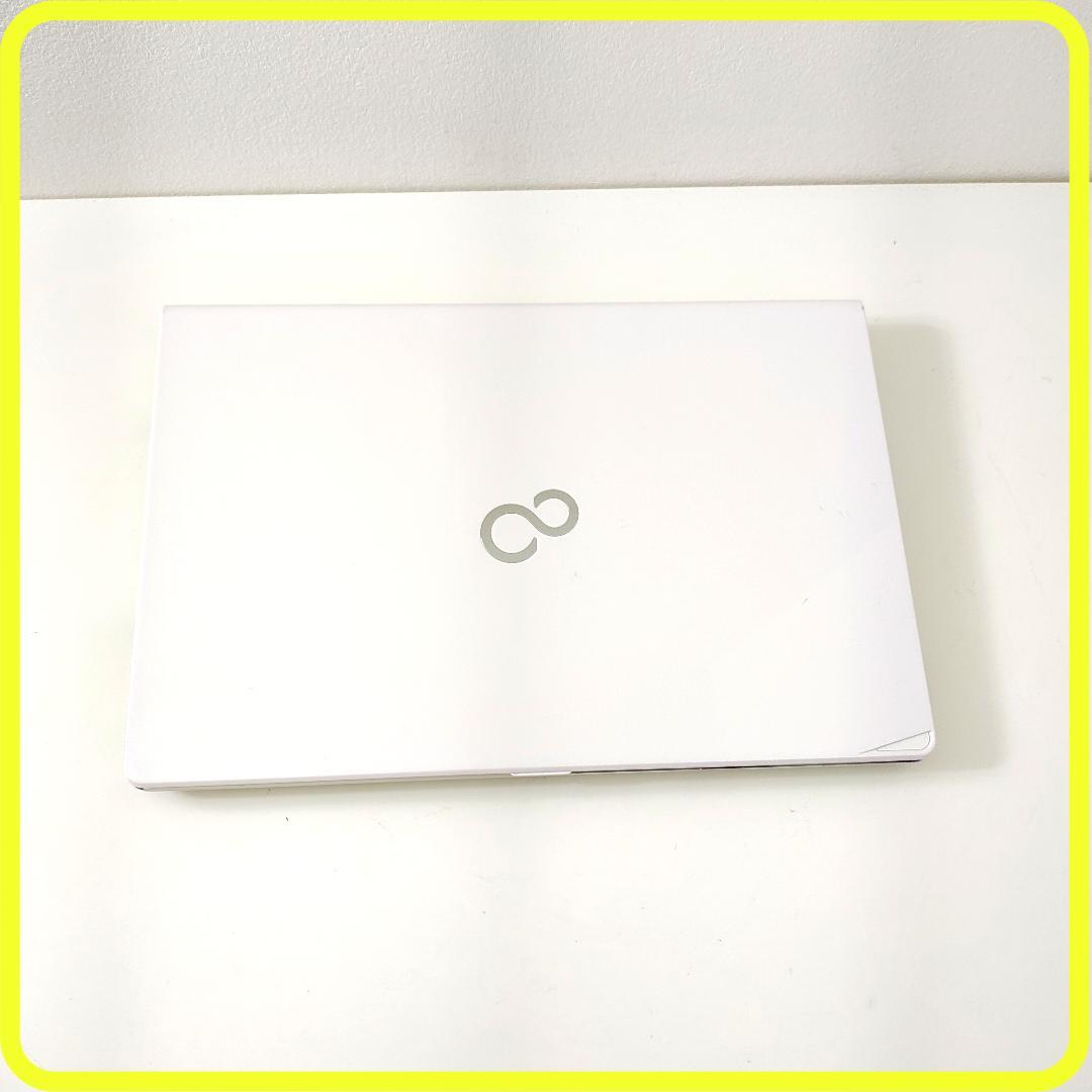 白　新品SSD256GB　薄型軽量⭐️windows11　ノートパソコン　762