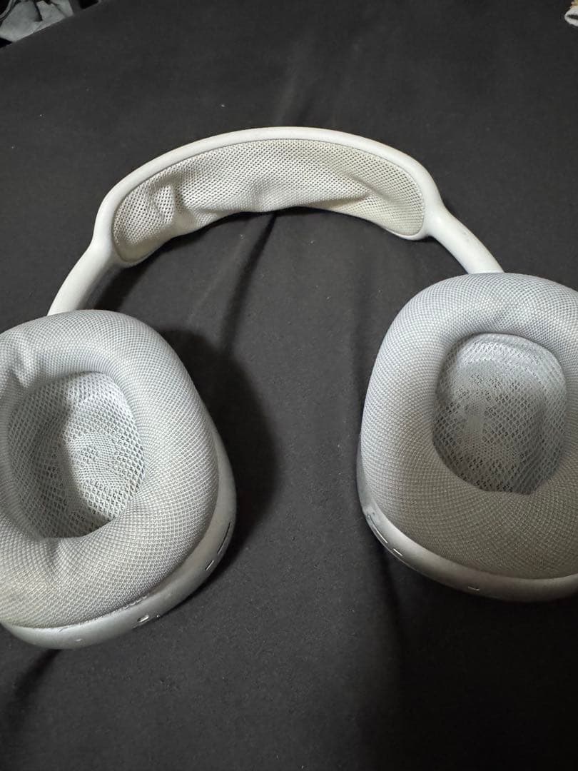 AirPods Max ジャンク品（通電あり／接続不可）ケース付属