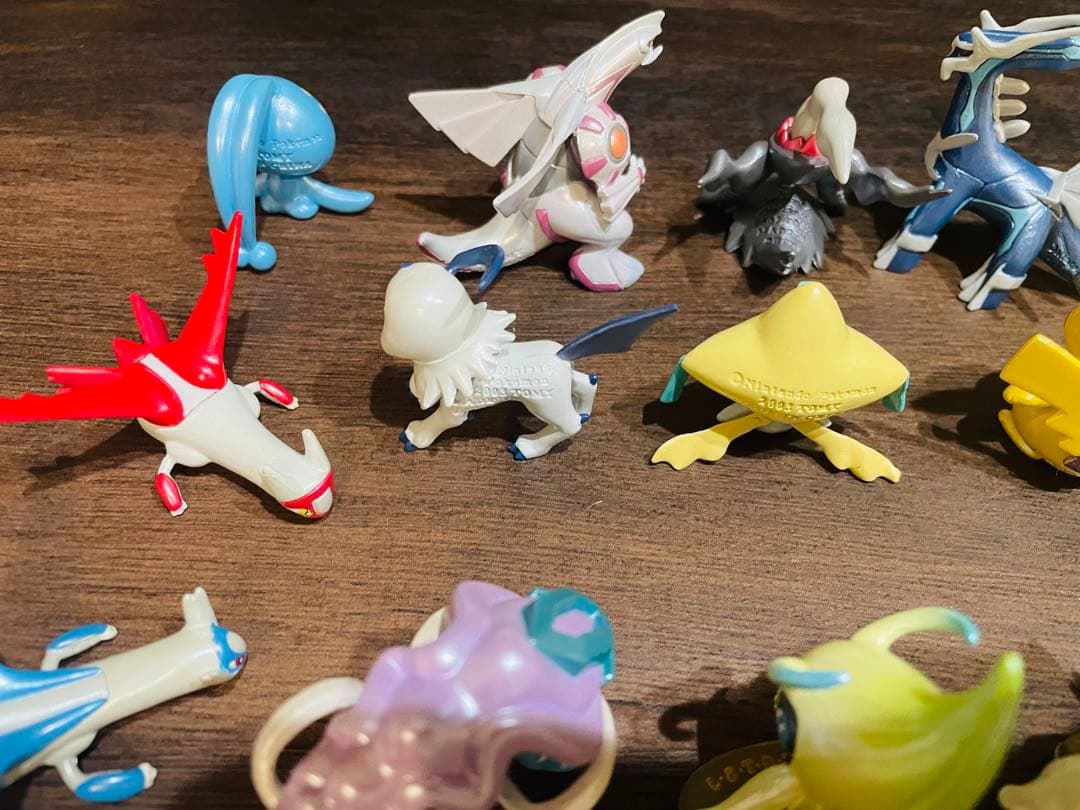 ポケモン映画10周年記念 モンスターコレクションセットBOX 全キャラ18点