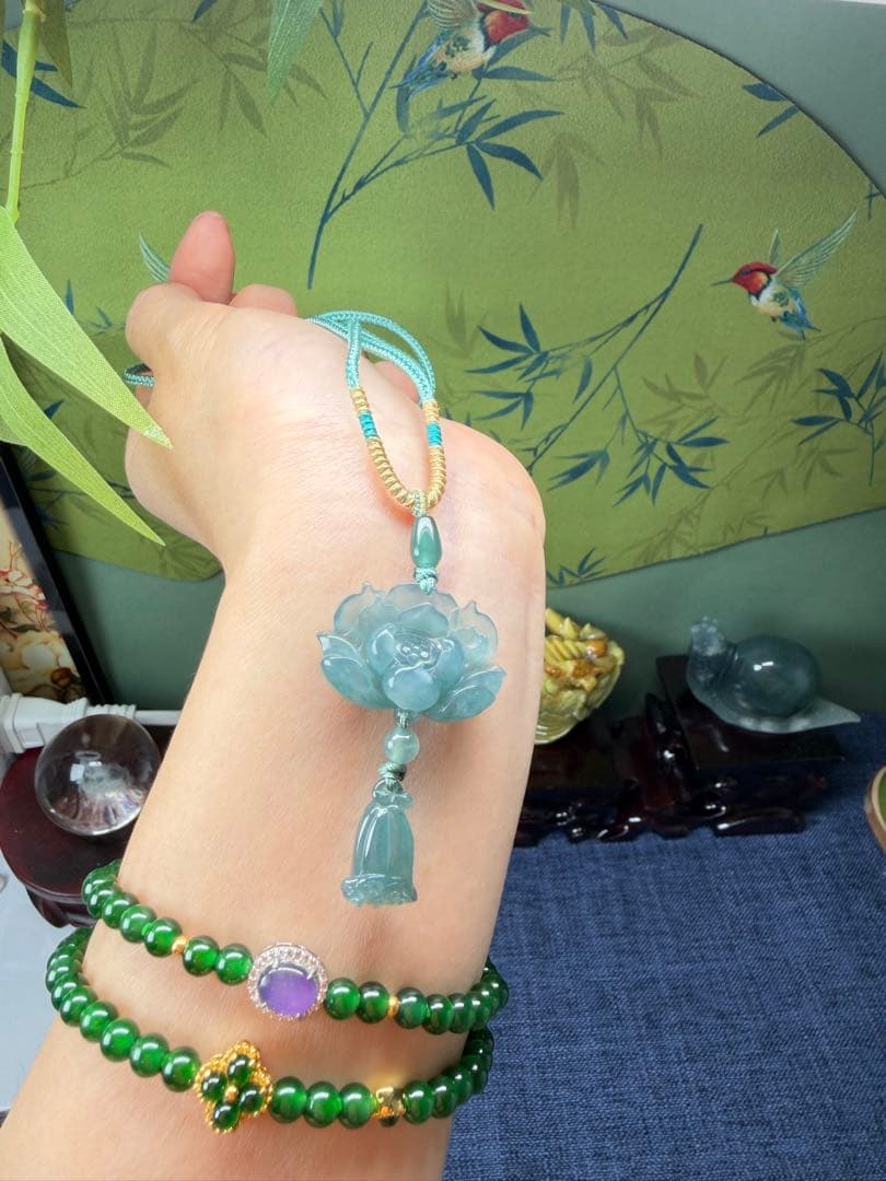 美品❣️天然本翡翠　高品質、氷藍水精巧な蓮花＆蓮の実ネックレス　鑑定書付き