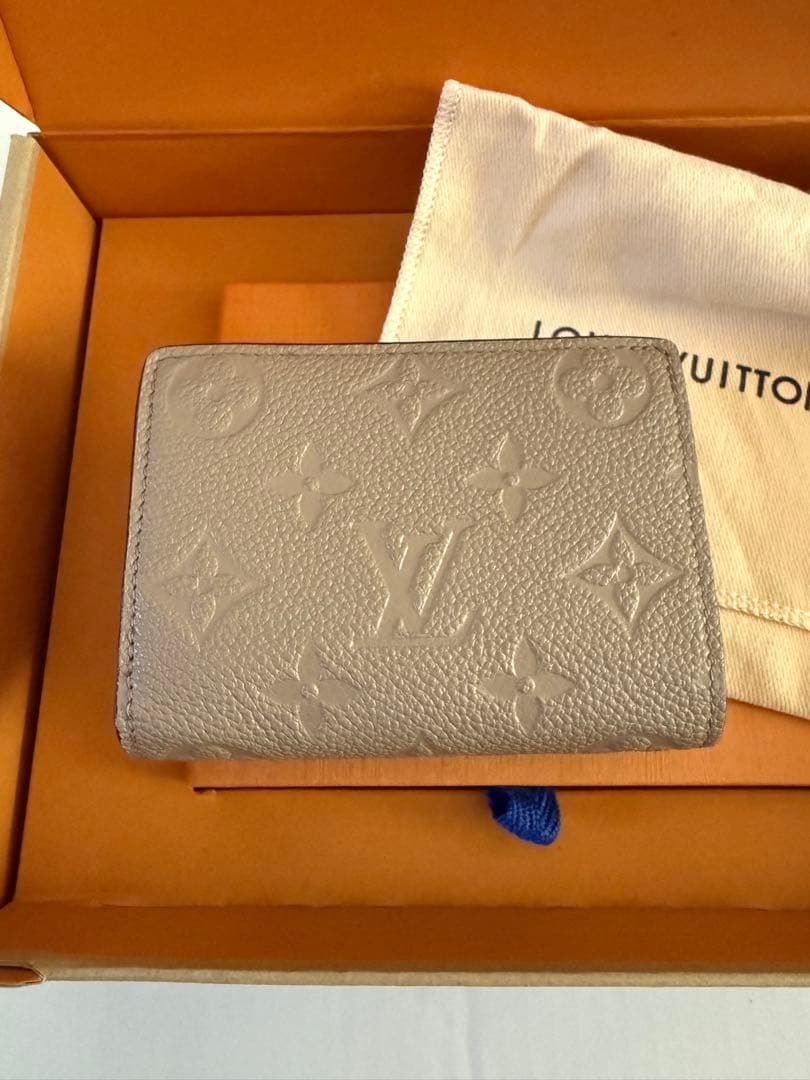 Louis Vuitton ポルトフォイユ・クレア 2つ折り財布