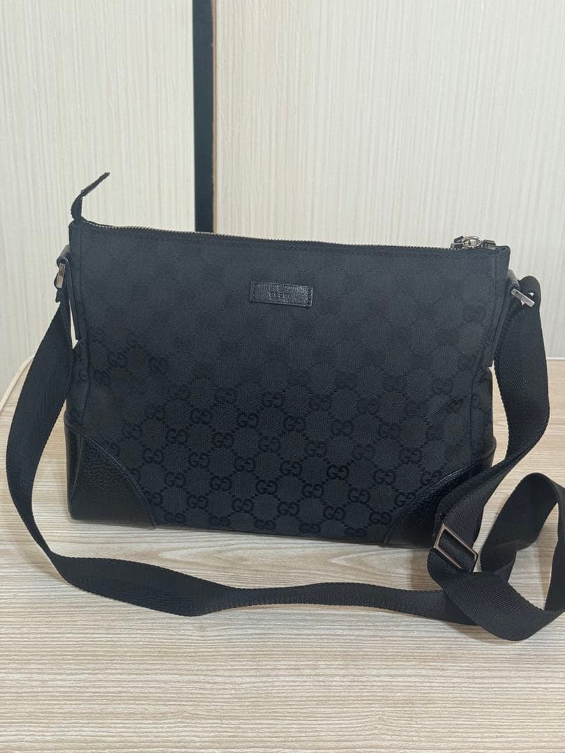 Gucci ショルダーバッグ　美品