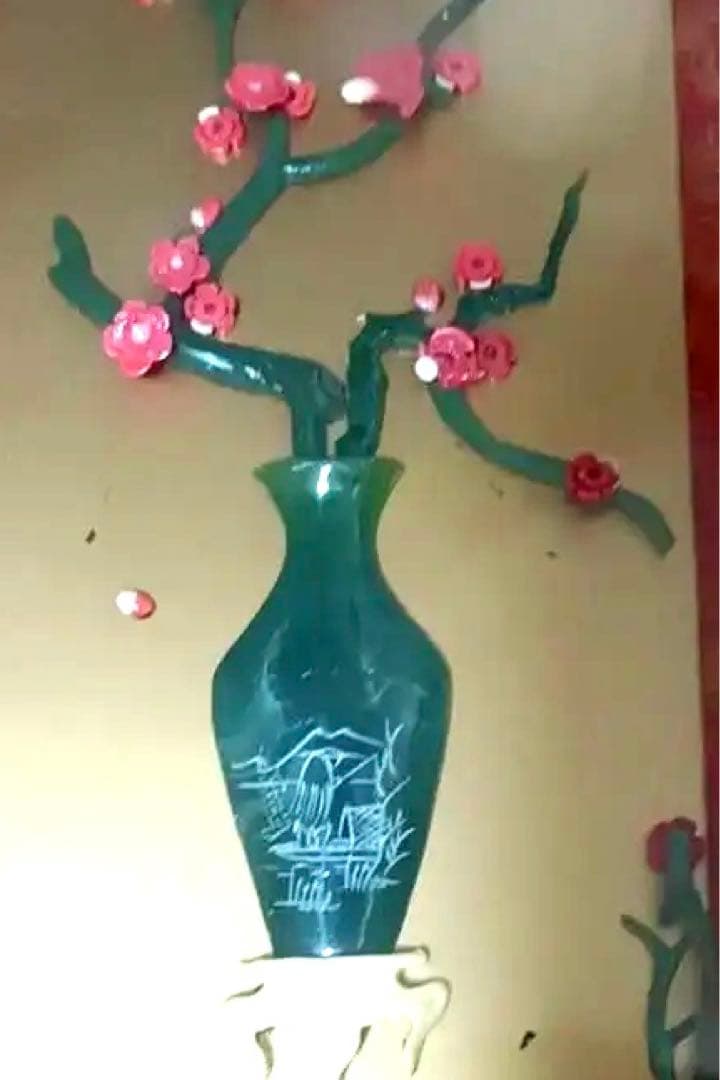 木製枠・玉石に彫刻された花瓶絵柄・リアルの花模様、￼小屏風折りたたみ式