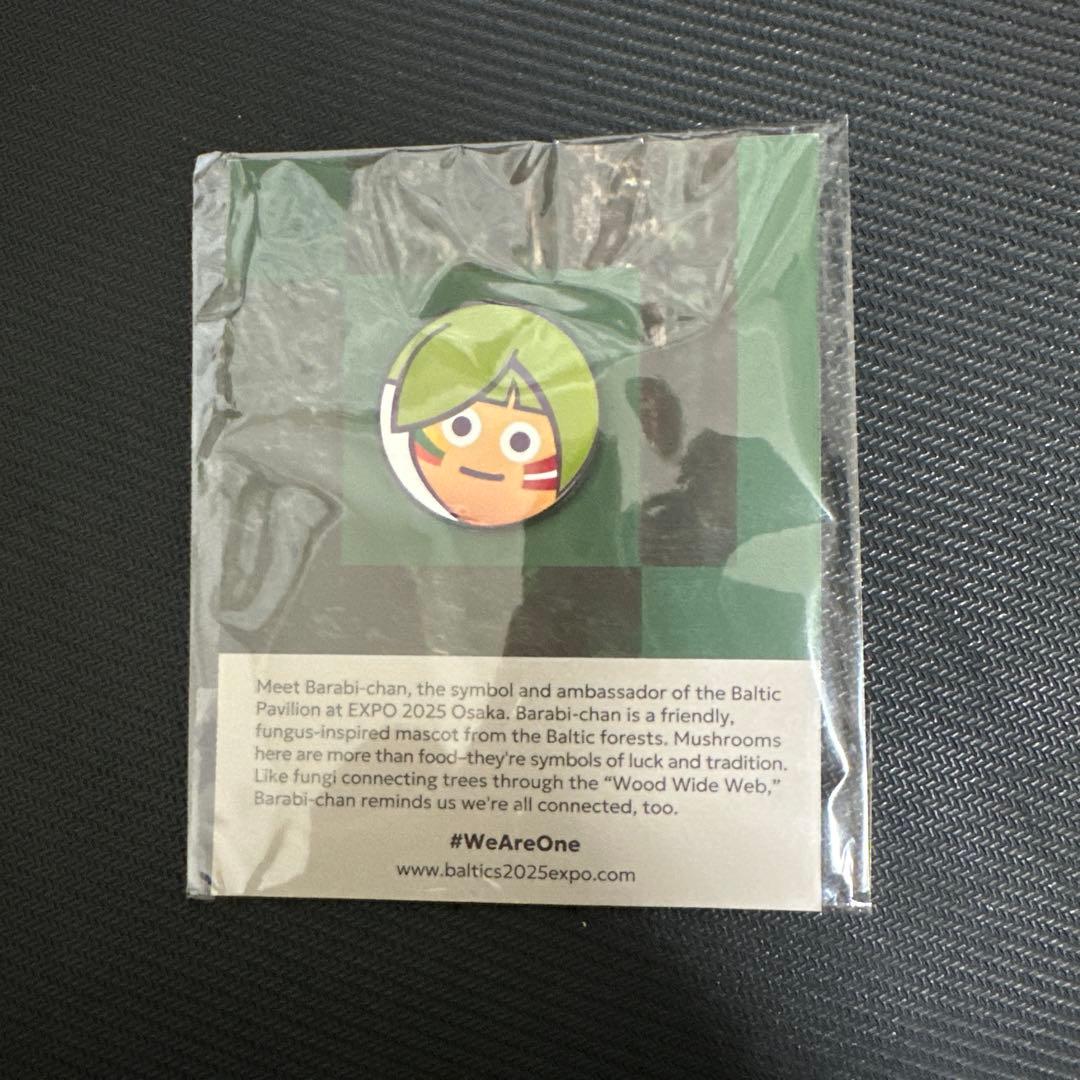 ク*ク様 万博　バルト館 バラビちゃん　ヤシの木　ピンバッジ