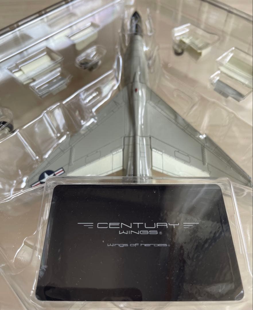 希少絶版新品　センチュリーウイングス/ 1/72 米海兵隊F-８E クルセイダー