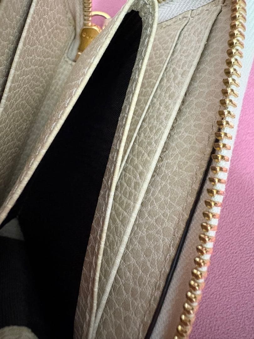 Gucci グッチGGロゴ L字ファスナーミニ財布ホワイト