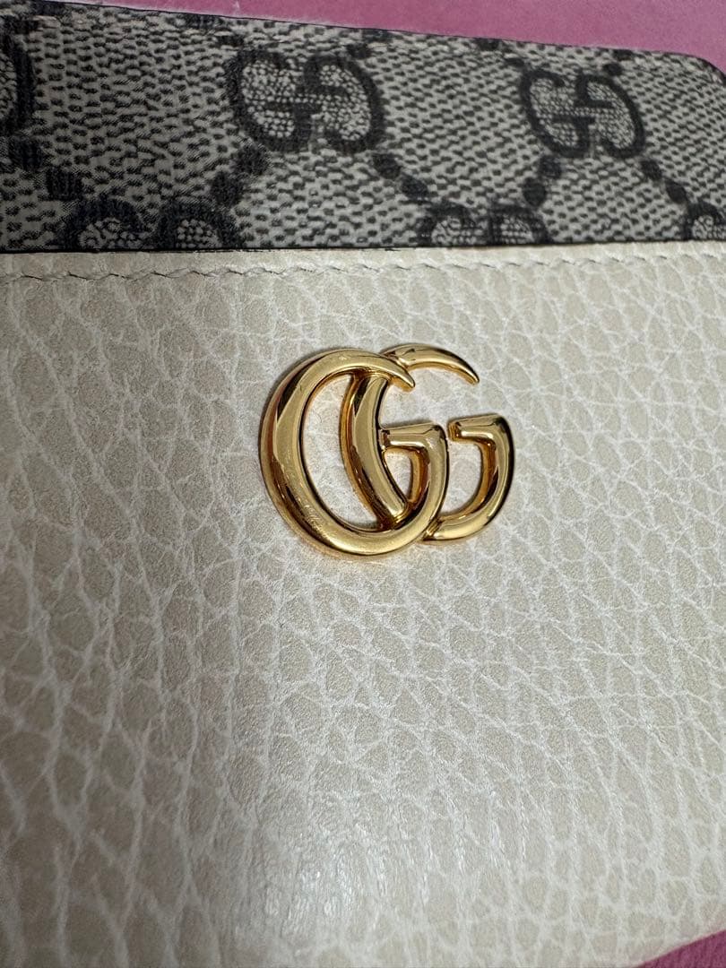 Gucci グッチGGロゴ L字ファスナーミニ財布ホワイト