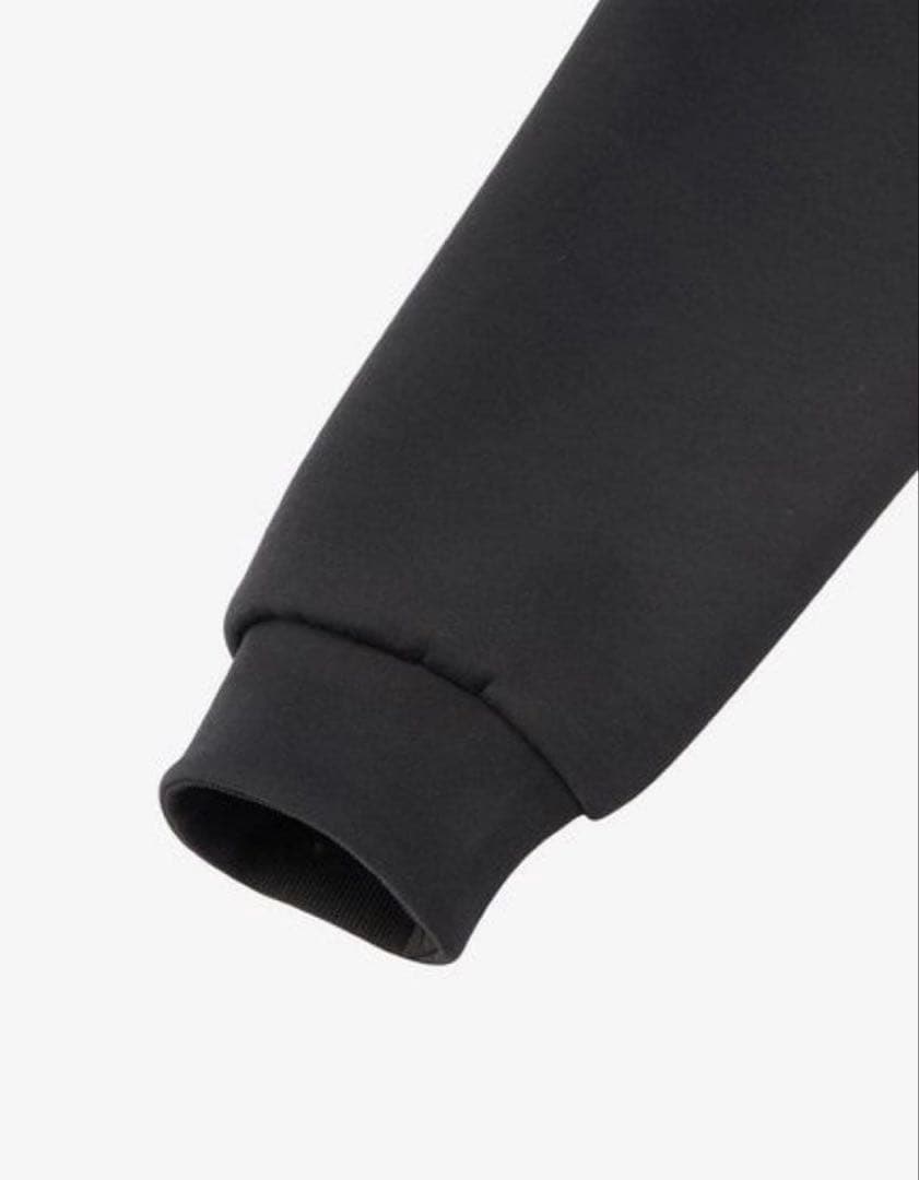 2026年新春SALE・新品L✅リバーシブルテックエアーフーディ